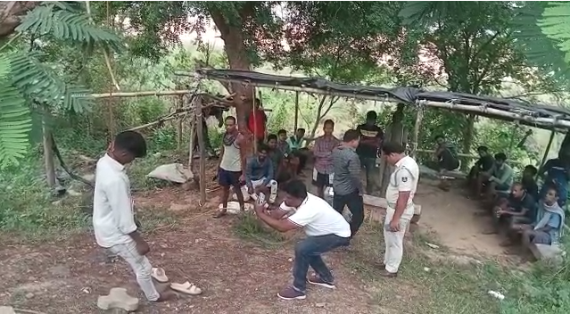 ଗଛରୁ ଅଜଣା ଯୁବକକର ମୃତ ଦେହ ଉଦ୍ଧାର