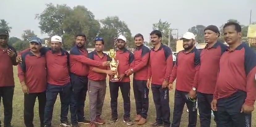 ପ୍ରେସ୍ ଇଲେଭେନ୍-ପ୍ରଶାସନିକ ଇଲେଭେନ୍ କ୍ରିକେଟ୍ ମ୍ୟାଚ୍