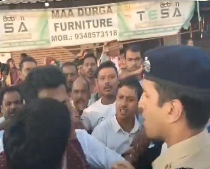 ଧର୍ମେନ୍ଦ୍ର ପ୍ରଧାନଙ୍କ ସଭାରେ ଏପରି ମାଡ଼ଗୋଳ !