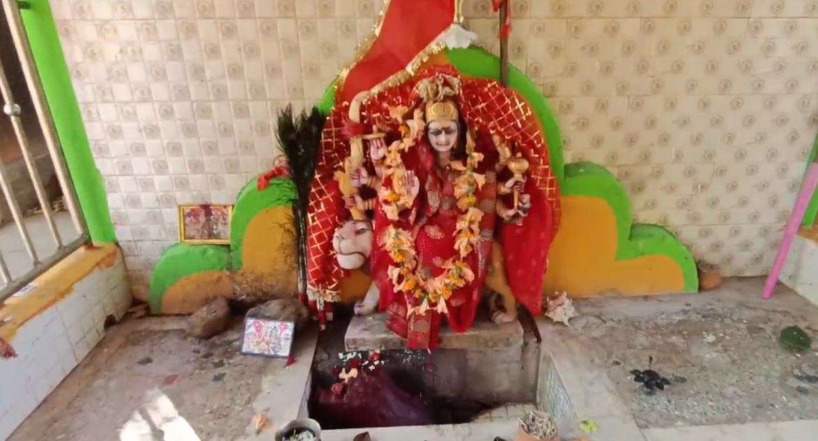 ଜରାଜୀର୍ଣ୍ଣ ଅବସ୍ଥାରେ ପଡିରହିଛି ମାଁ ରତନେଇଙ୍କ ପିଠ
