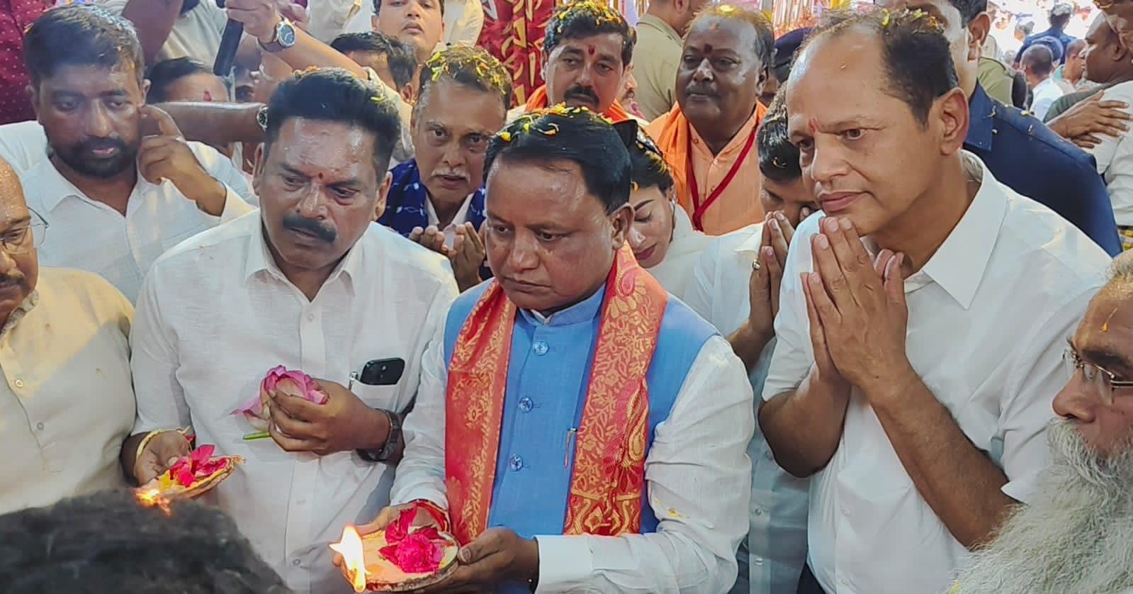 ମୋହନଙ୍କୁ ବାଟଛାଡ଼ିଲେନି ଲୋକେ !