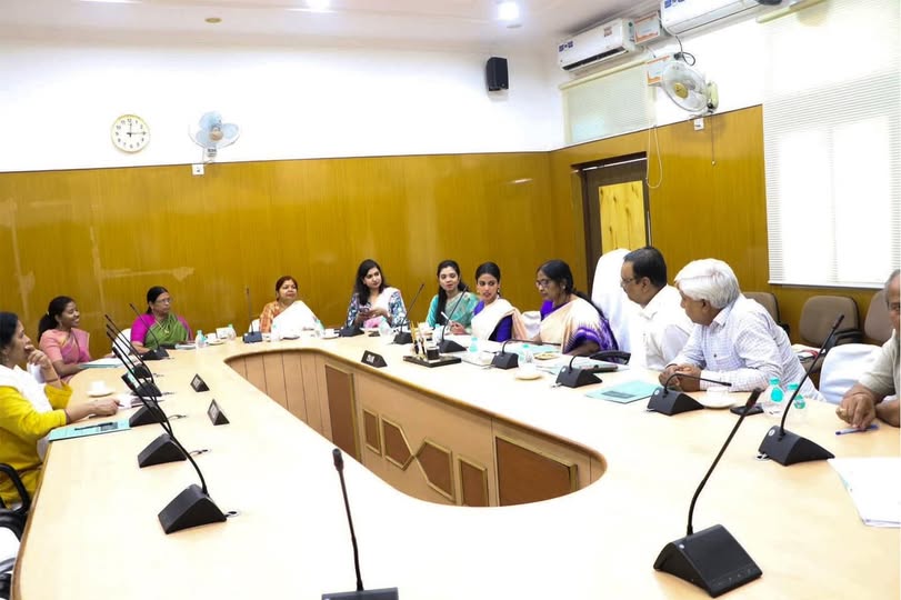 ସରକାରଙ୍କୁ ଘେରିଲେ ୯ ବିଧାୟିକା !