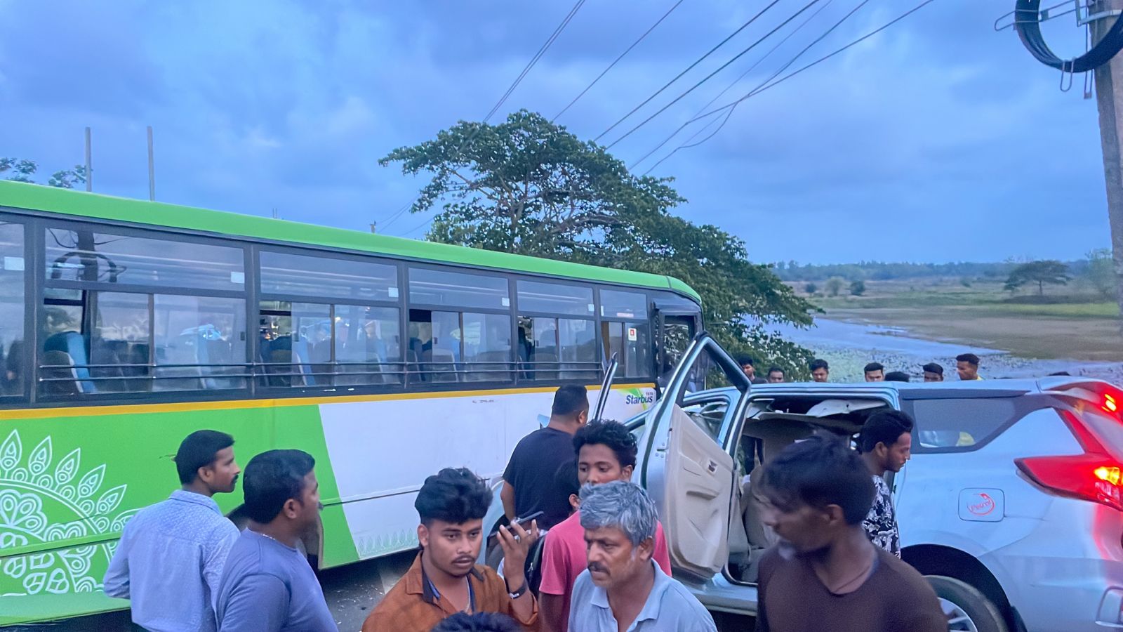 ଲକ୍ଷ୍ମୀ ବସ ସହ କାର ଧକ୍କା