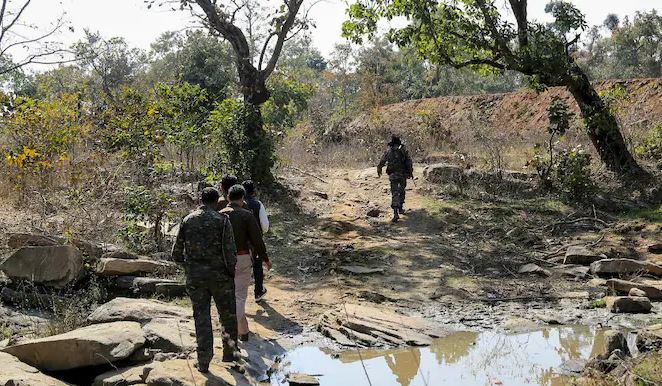 ନଳୀକୁମ୍ପା ଜଙ୍ଗଲରେ ପୋଲିସ-ମାଓବାଦୀ ମୁହାଁମୁହିଁ, ୧ଘଣ୍ଟା ଧରି ଚାଲିଛି ଗୁଳିବିନିମୟ